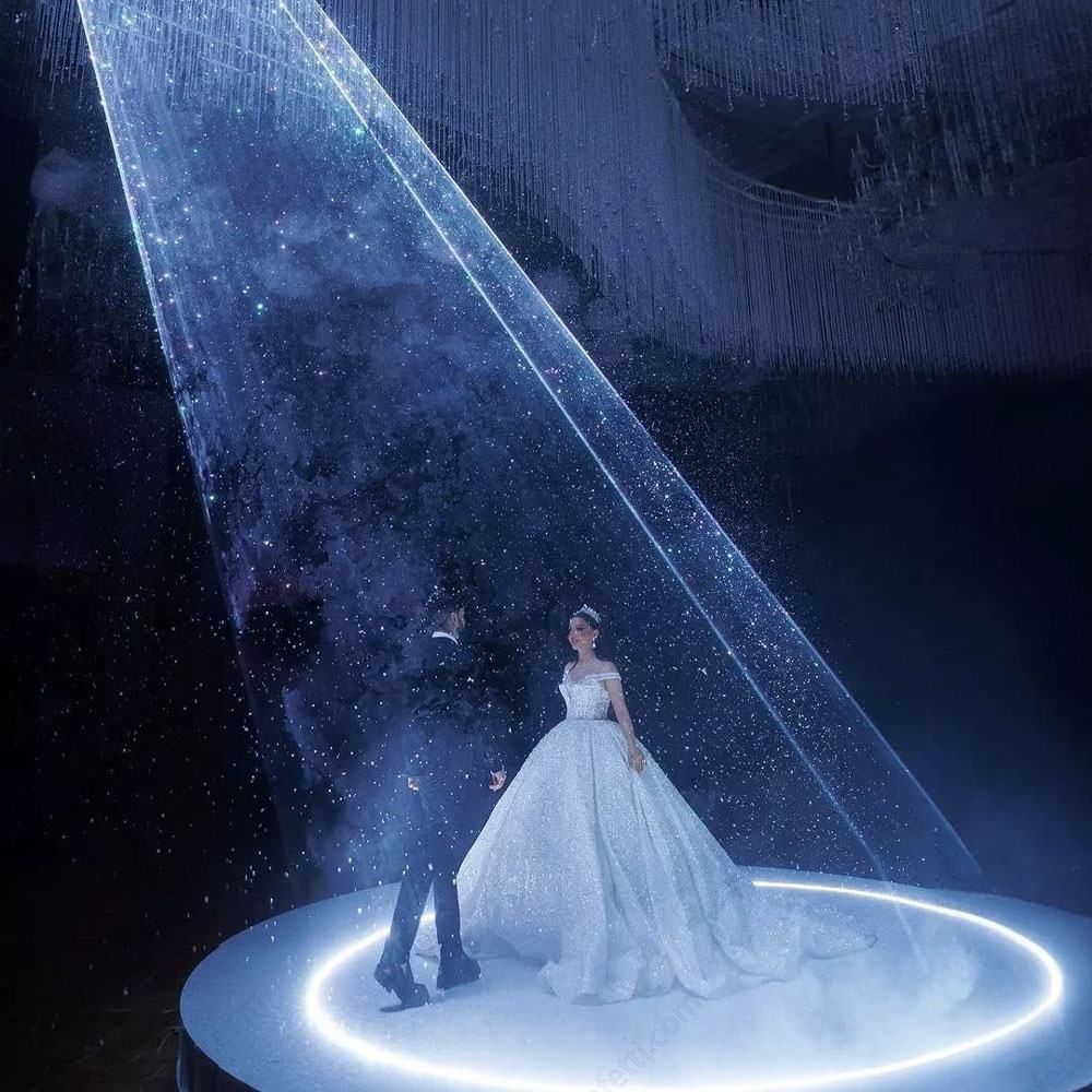 Laser effects during first dance